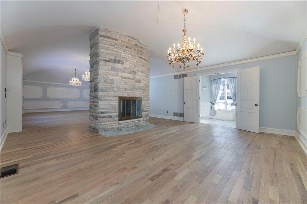 Single Family Residence at 136 White Birch Circle, Scituate, photo 11 of 47