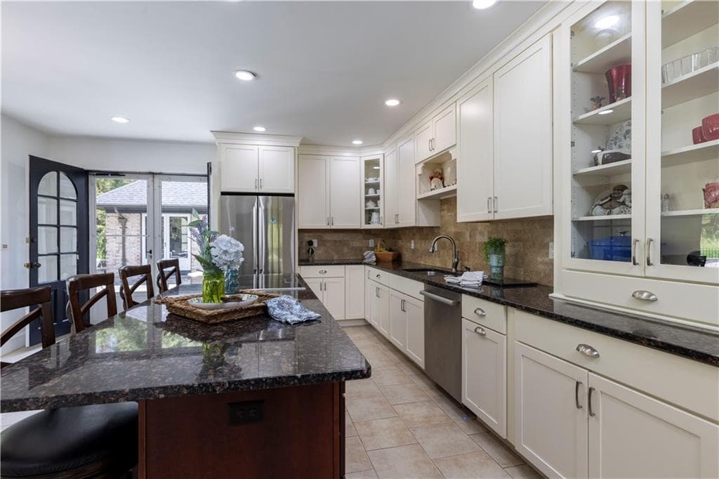 Single Family Residence at 136 White Birch Circle, Scituate, photo 29 of 47