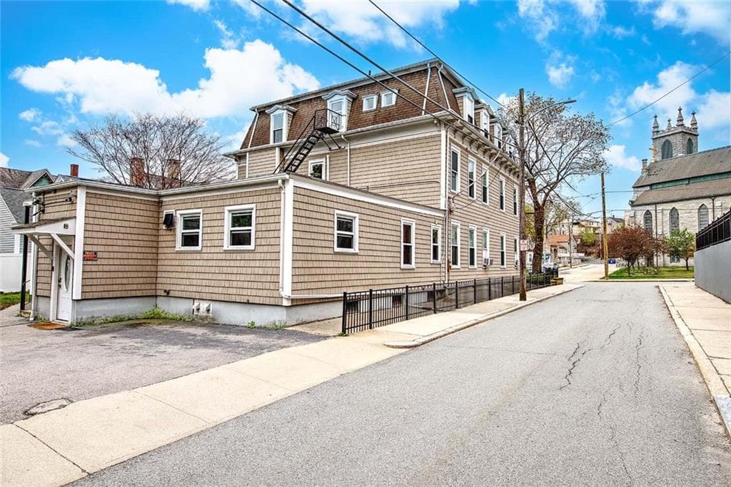 Single Family Residence at 159 Earle Street, Woonsocket, photo 3 of 45