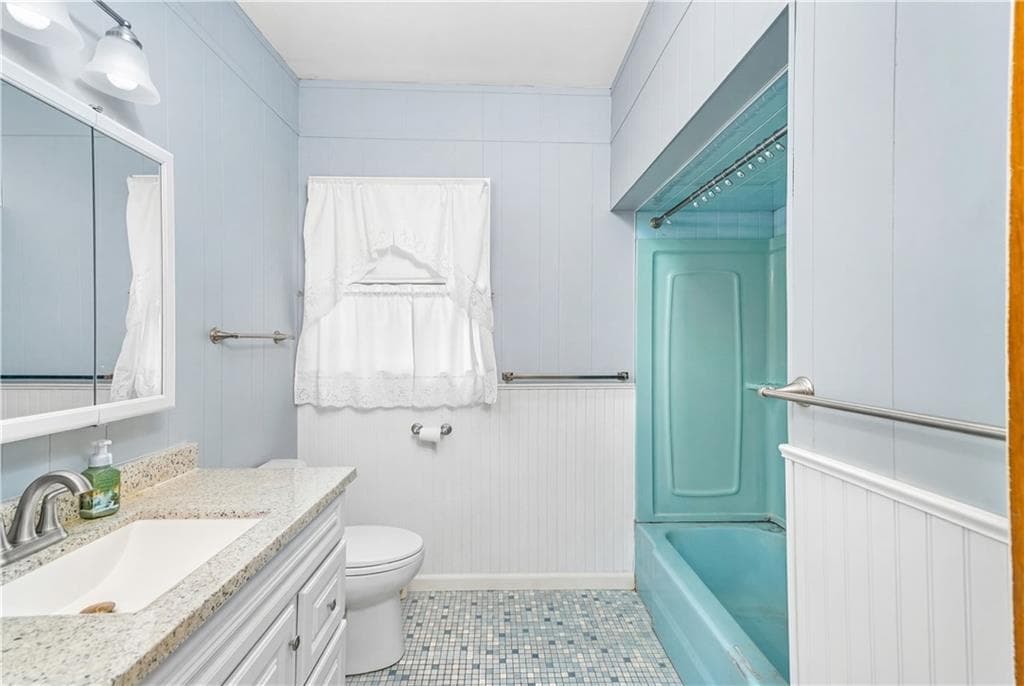 Single Family Residence at 30 Naples Avenue, Providence, photo 13 of 26