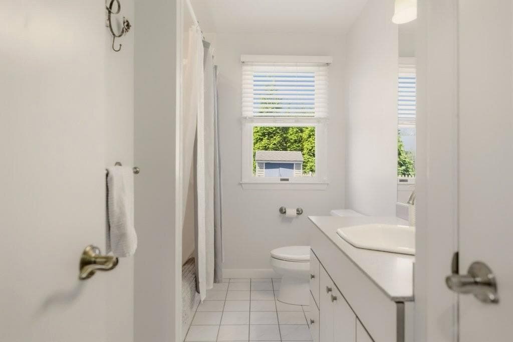 Single Family Residence at 35 Wild Cherry Drive, Little Compton, photo 16 of 40