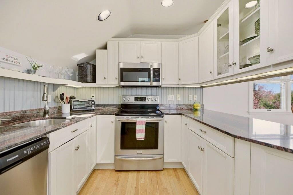 Single Family Residence at 35 Wild Cherry Drive, Little Compton, photo 22 of 40