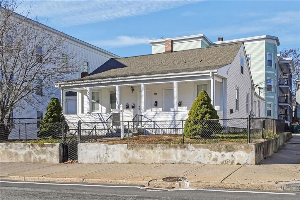 752 Social Street