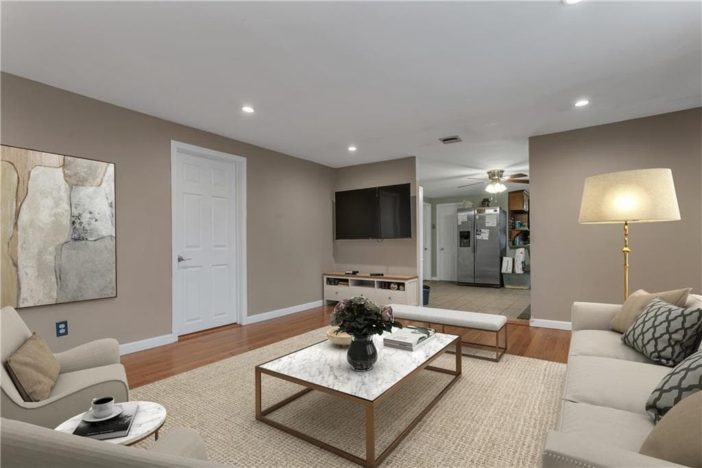 204 Talcott Street photo 2