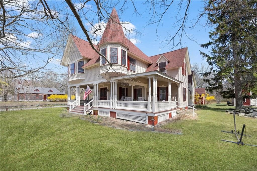 Single Family Residence at 075 Atlantic Avenue, Portsmouth, photo 45 of 50