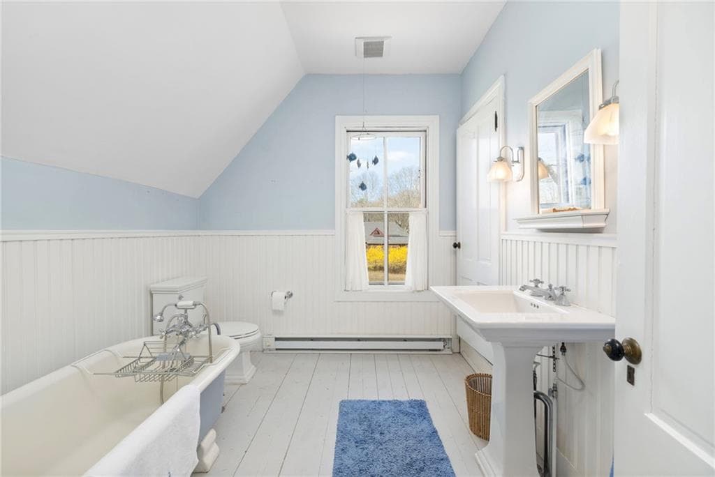 Single Family Residence at 075 Atlantic Avenue, Portsmouth, photo 31 of 50