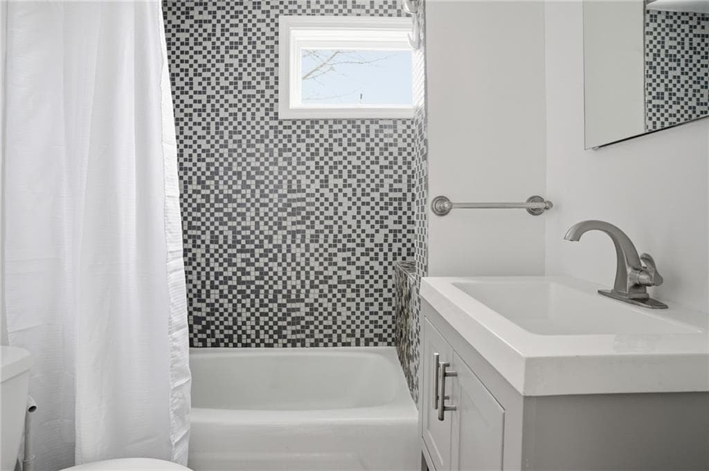 48 1/2 Constitution Street UNIT 1 photo 23