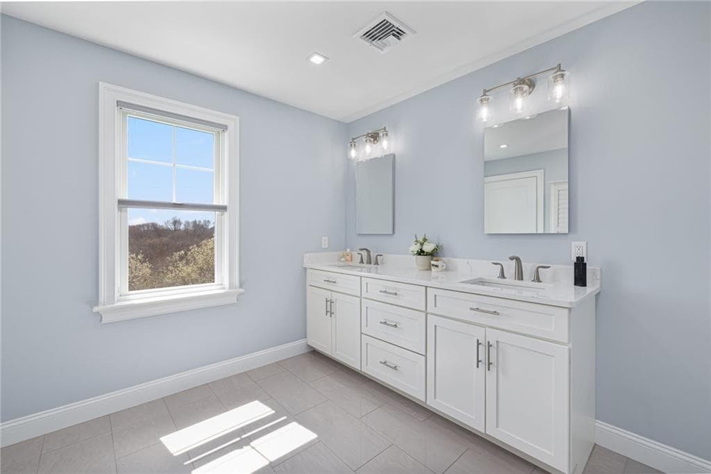 1046 Ocean Road photo 43