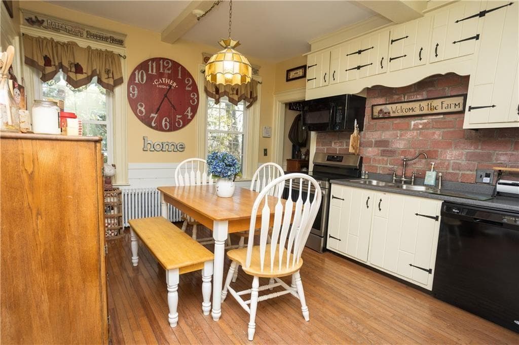Single Family Residence at 70 Woodland Road, Woonsocket, photo 4 of 40