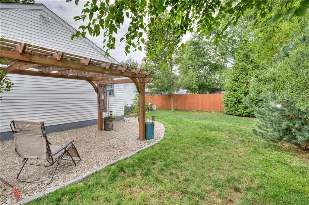 Single Family Residence at 333 Greenwood Avenue, Warwick, photo 26 of 35