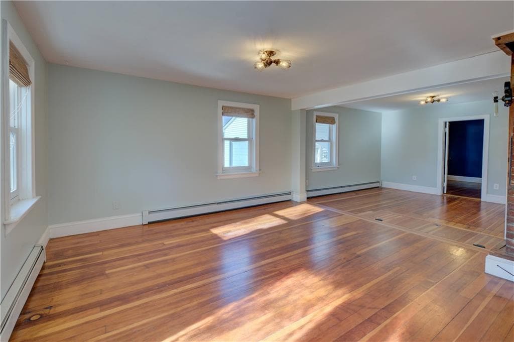 Single Family Residence at 333 Greenwood Avenue, Warwick, photo 7 of 35