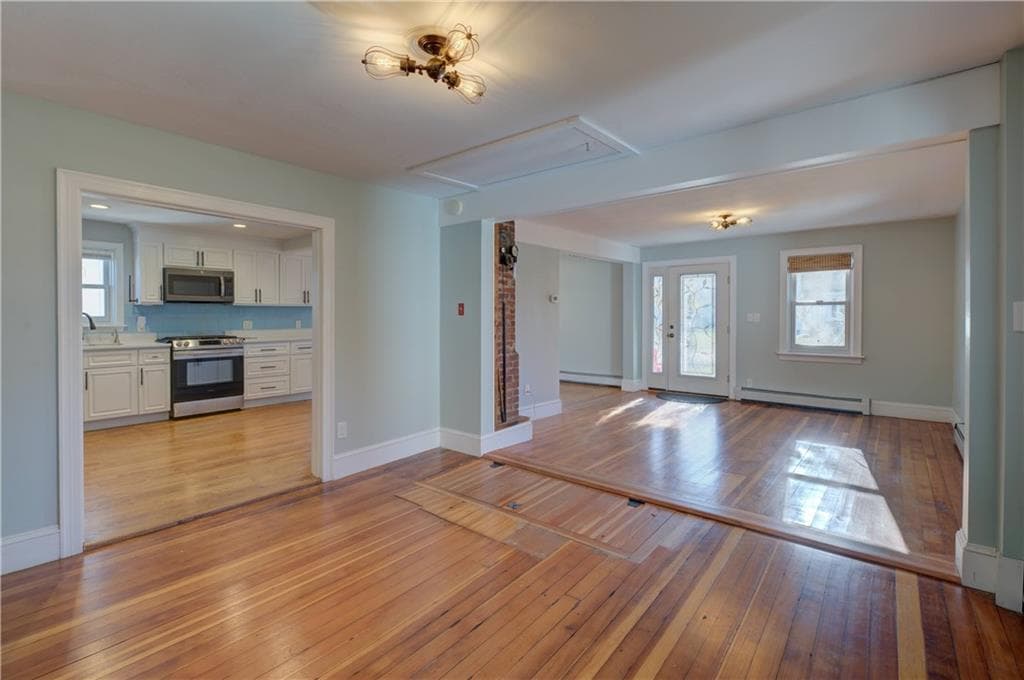 Single Family Residence at 333 Greenwood Avenue, Warwick, photo 9 of 35