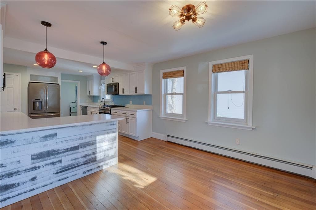 Single Family Residence at 333 Greenwood Avenue, Warwick, photo 11 of 35