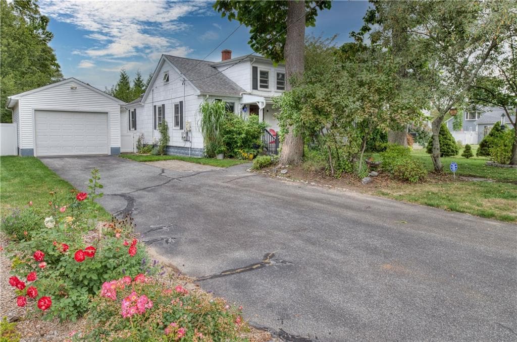 Single Family Residence at 333 Greenwood Avenue, Warwick, photo 31 of 35