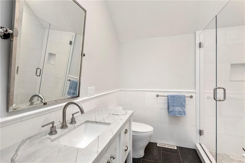 424 Third Beach Road photo 38