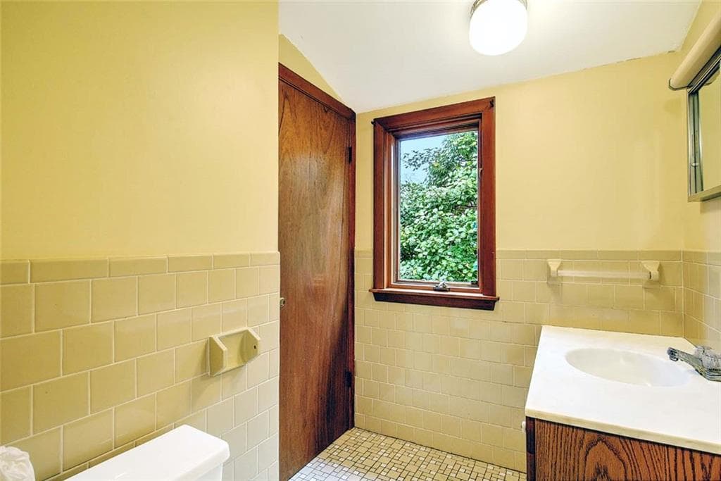 35 Hanson Road photo 20