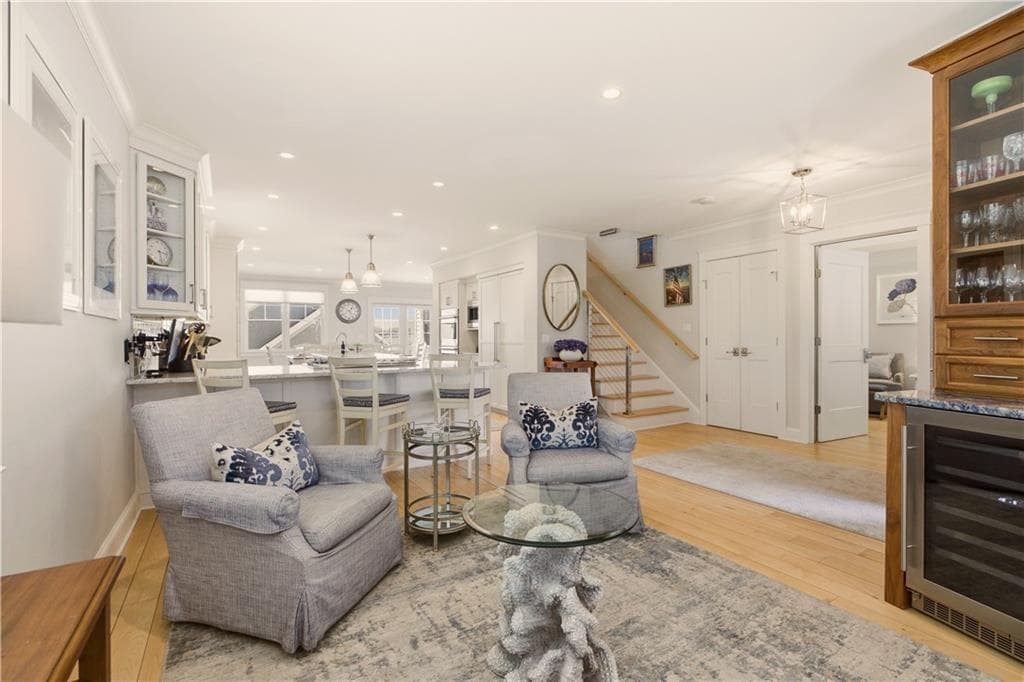 57 Tuckerman Avenue photo 8