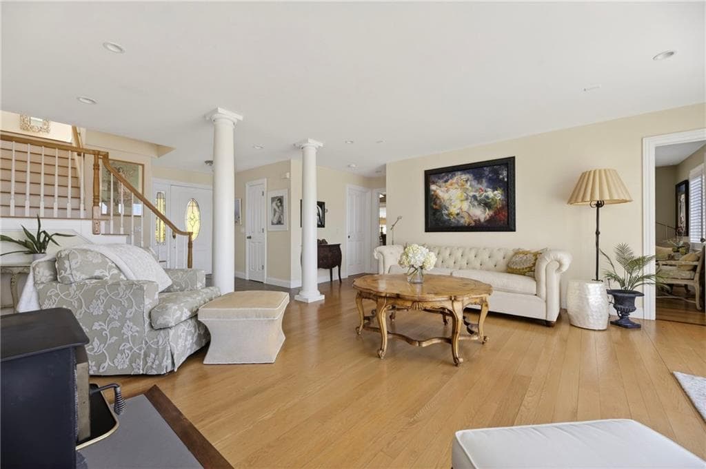 38 Pierce Avenue photo 13