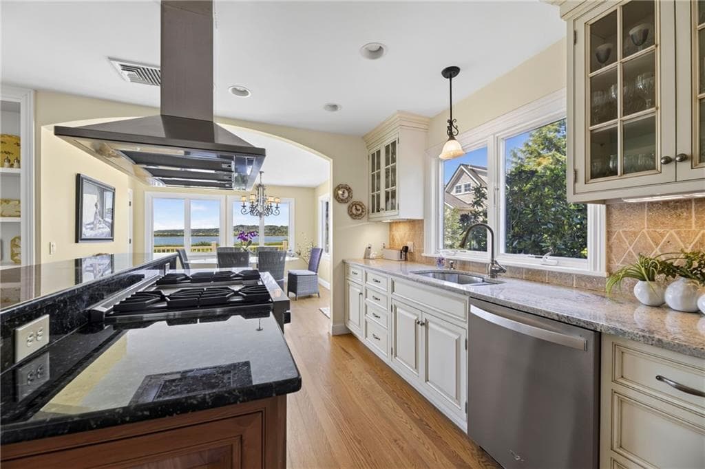 38 Pierce Avenue photo 17