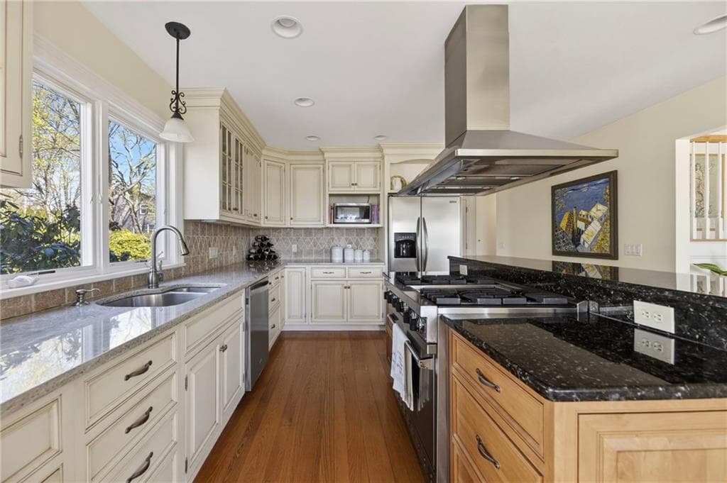 38 Pierce Avenue photo 16