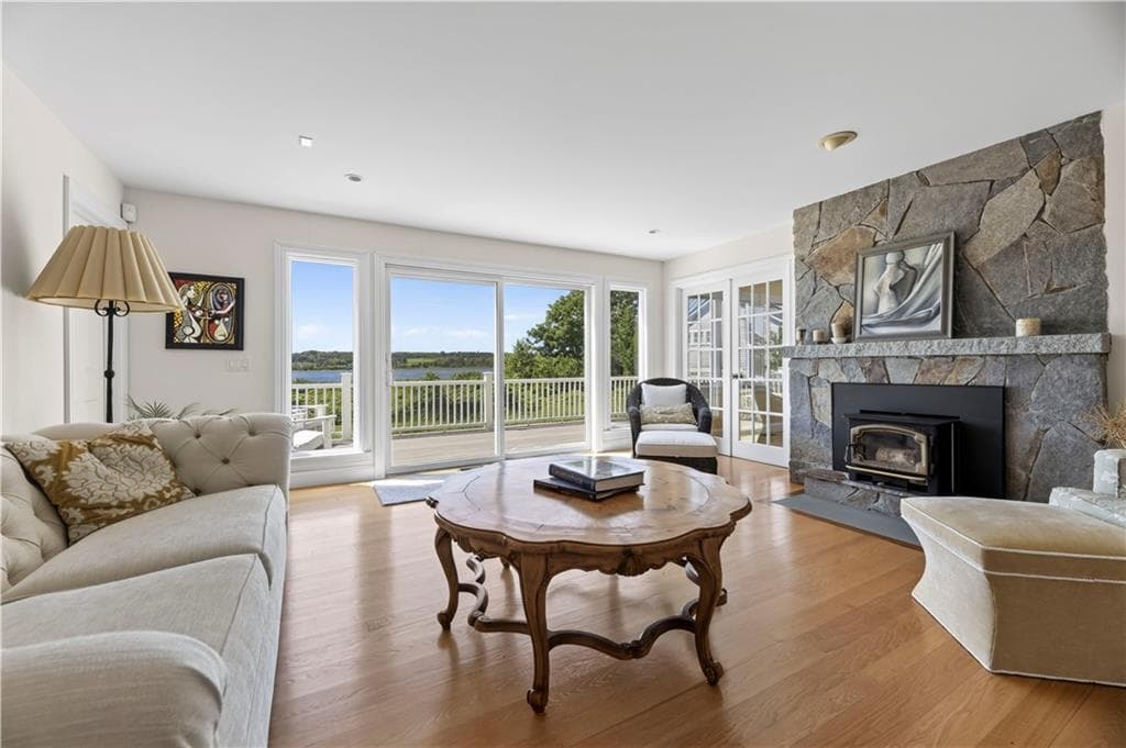 38 Pierce Avenue photo 9