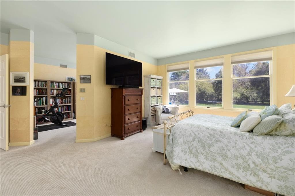 Single Family Residence at 110 Osprey Drive, East Greenwich, photo 19 of 44