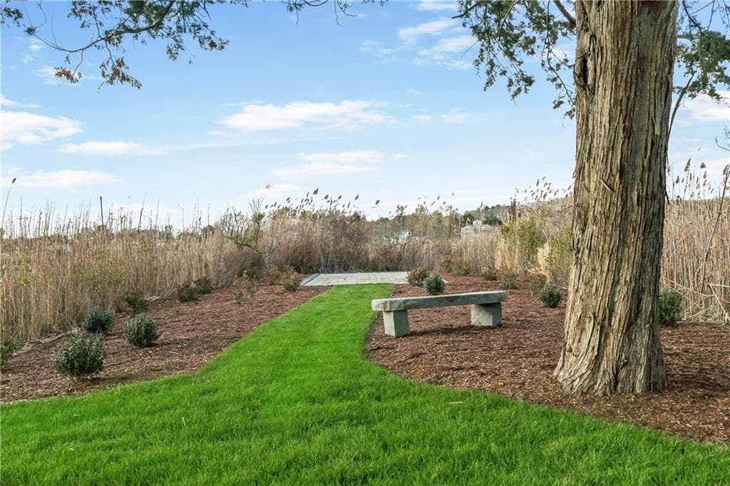 111 Avondale Road photo 49