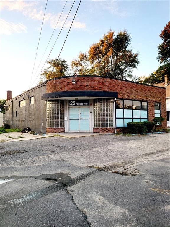 25 Pontiac Avenue photo 6