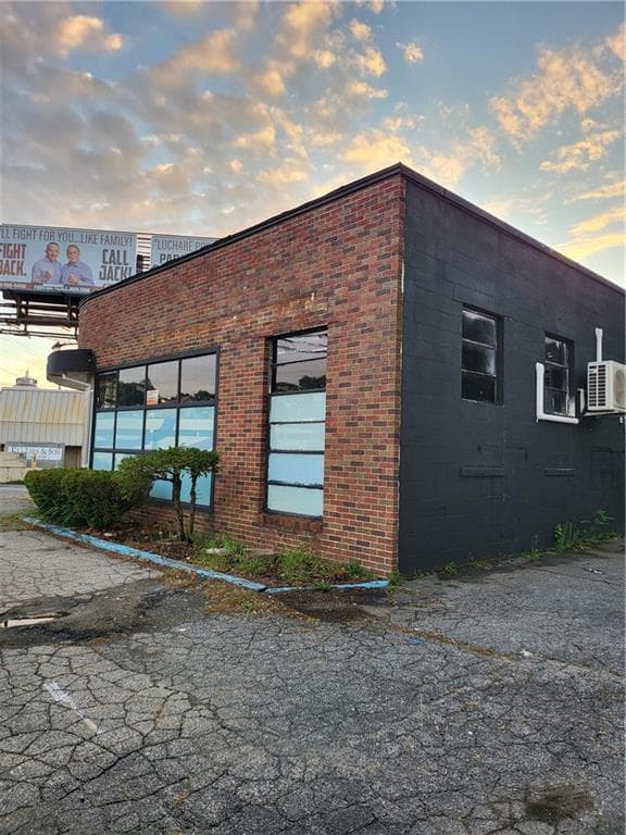 25 Pontiac Avenue photo 4