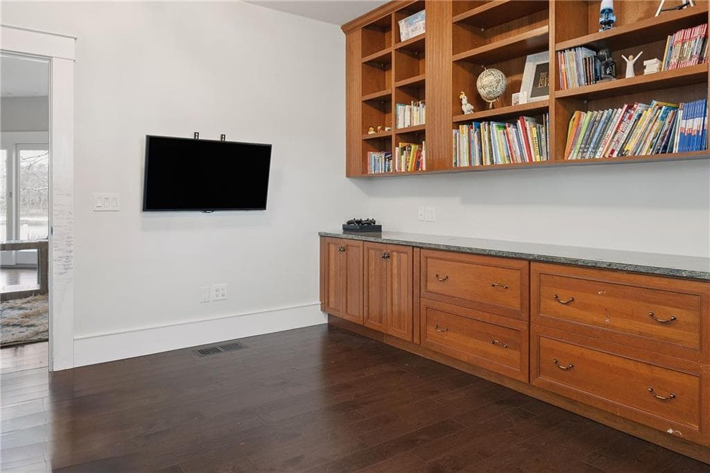Single Family Residence at 1090 BUTTONWOODS Avenue, Warwick, photo 23 of 49