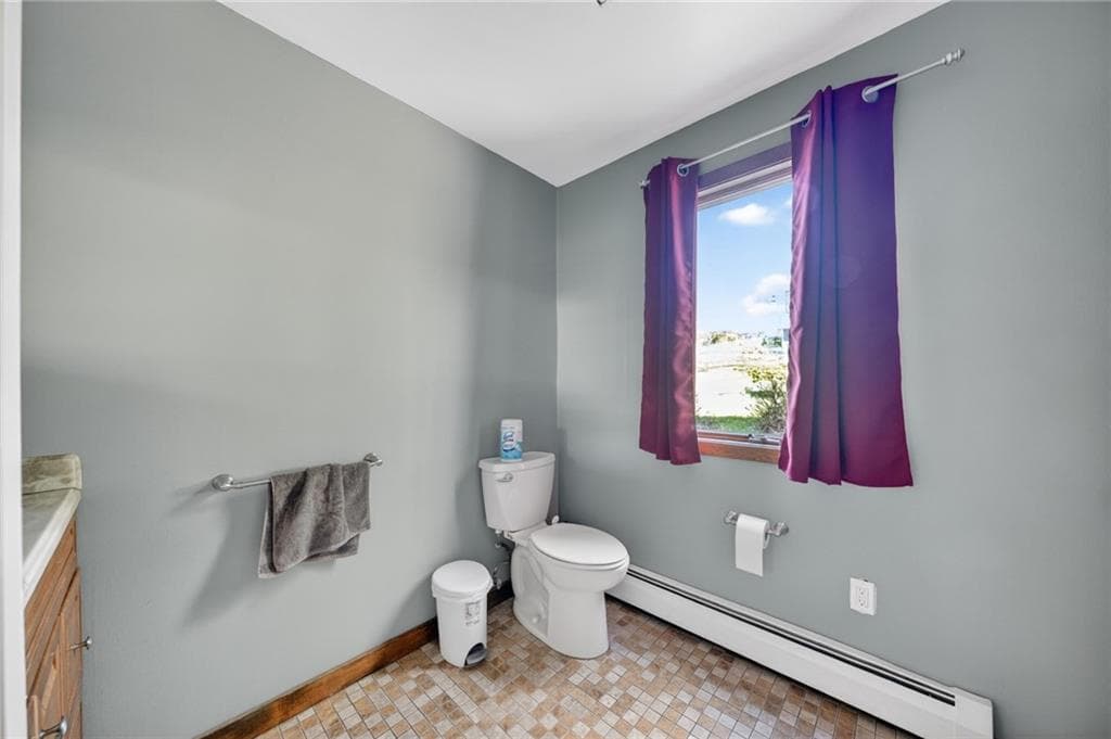 Single Family Residence at 199 Lepes Road, Tiverton, photo 12 of 34