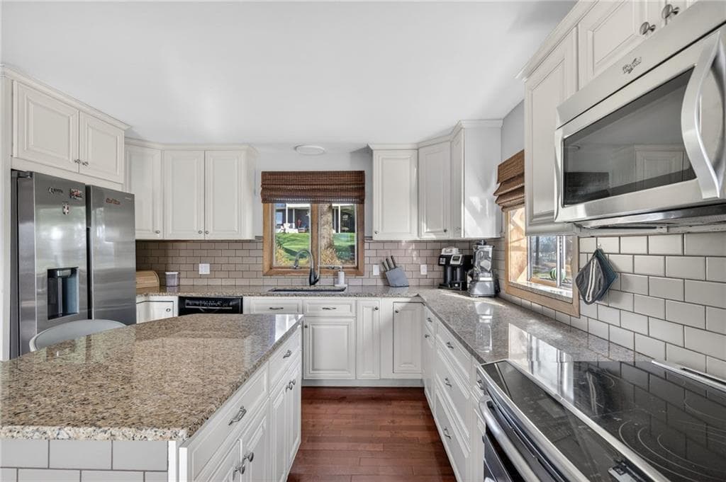 Single Family Residence at 199 Lepes Road, Tiverton, photo 9 of 34