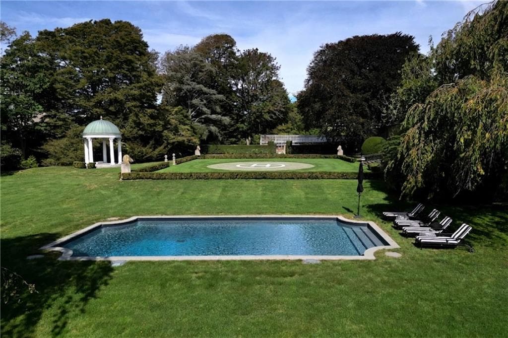 Single Family Residence at 601 Bellevue Avenue, Newport, photo 6 of 50