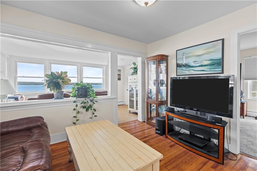 Single Family Residence at 38 Aquidneck Avenue, Portsmouth, photo 29 of 42