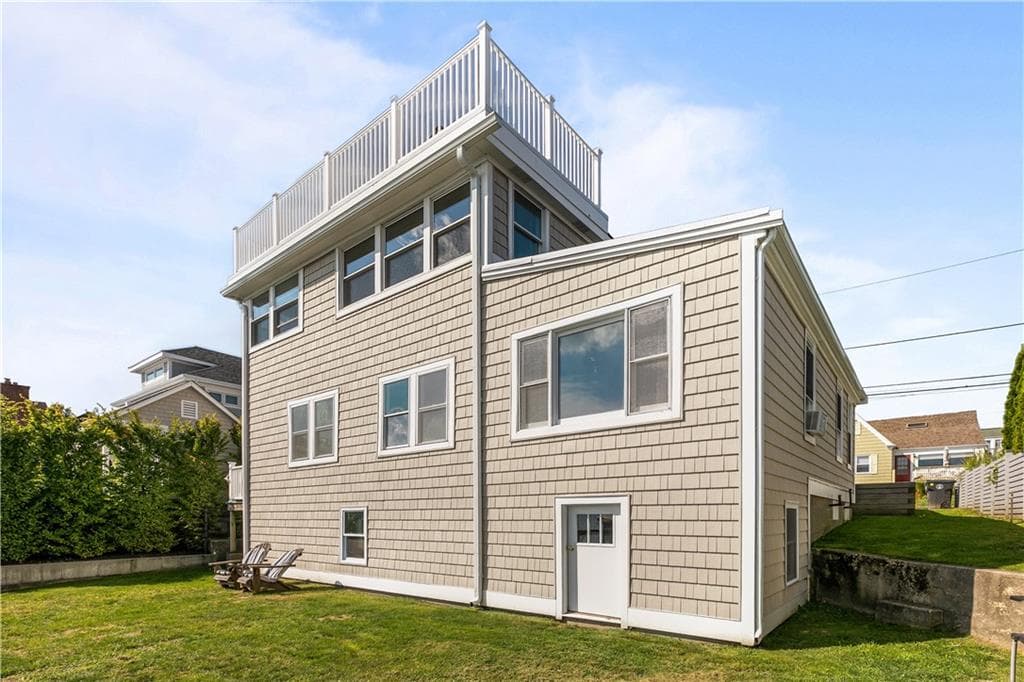Multi Family at 38 Aquidneck Avenue, Portsmouth, photo 3 of 42