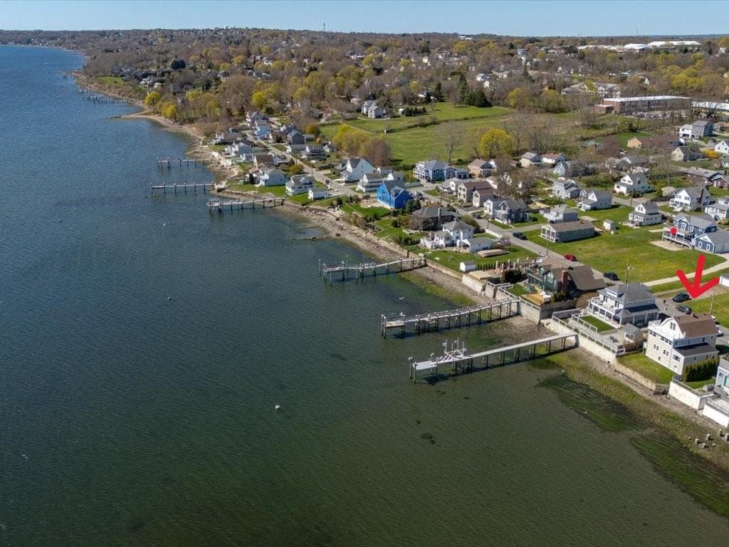 Multi Family at 38 Aquidneck Avenue, Portsmouth, photo 29 of 42