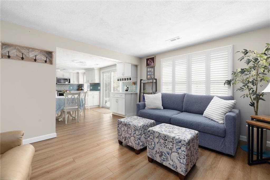 Single Family Residence at 18 Chestnut Avenue, Narragansett, photo 12 of 26