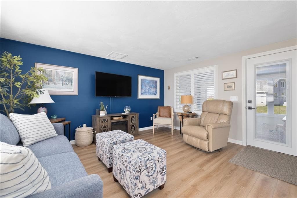 Single Family Residence at 18 Chestnut Avenue, Narragansett, photo 11 of 26