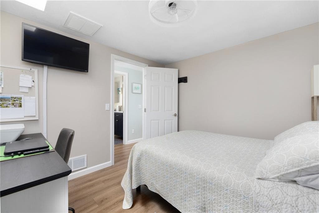 Single Family Residence at 18 Chestnut Avenue, Narragansett, photo 19 of 26