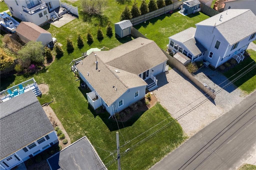 Single Family Residence at 18 Chestnut Avenue, Narragansett, photo 4 of 26