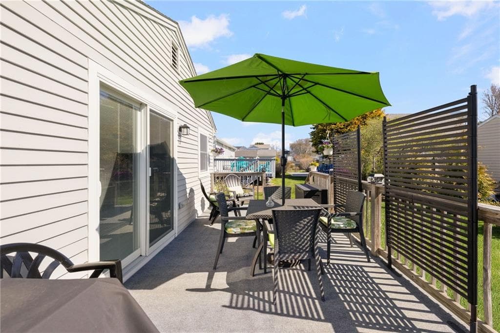 Single Family Residence at 18 Chestnut Avenue, Narragansett, photo 8 of 26