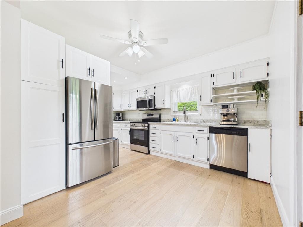 Single Family Residence at 36 Bellevue Avenue, North Smithfield, photo 16 of 42
