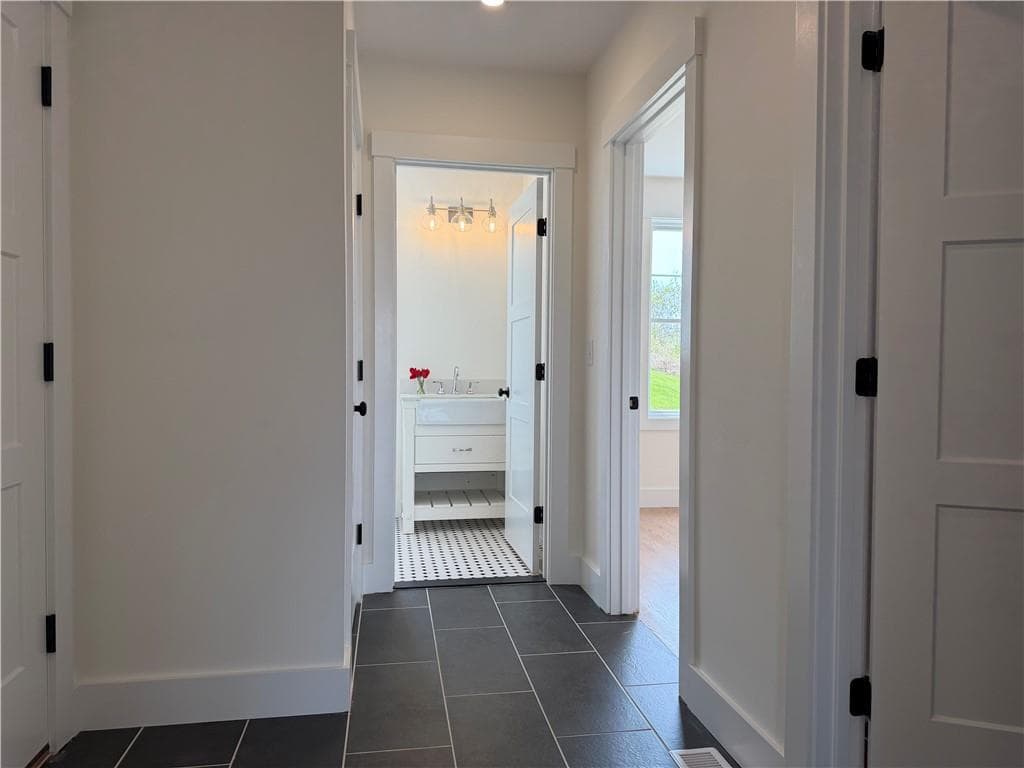 27 Massasoit Avenue photo 10