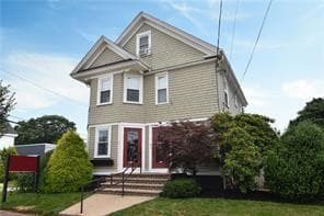 37 ROLFE Square UNIT 1