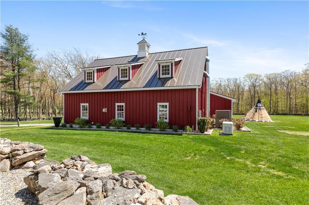 Single Family Residence at 1 20 Gerald's Farm Drive, Exeter, photo 42 of 50