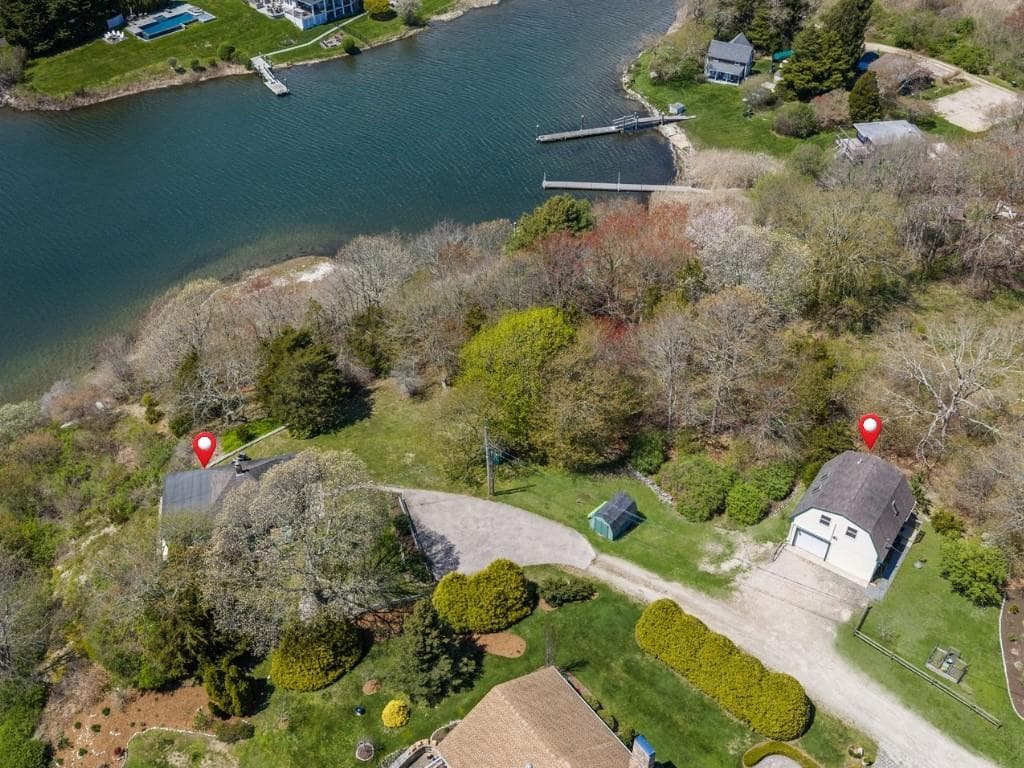 93 Old Succotash Road photo 3