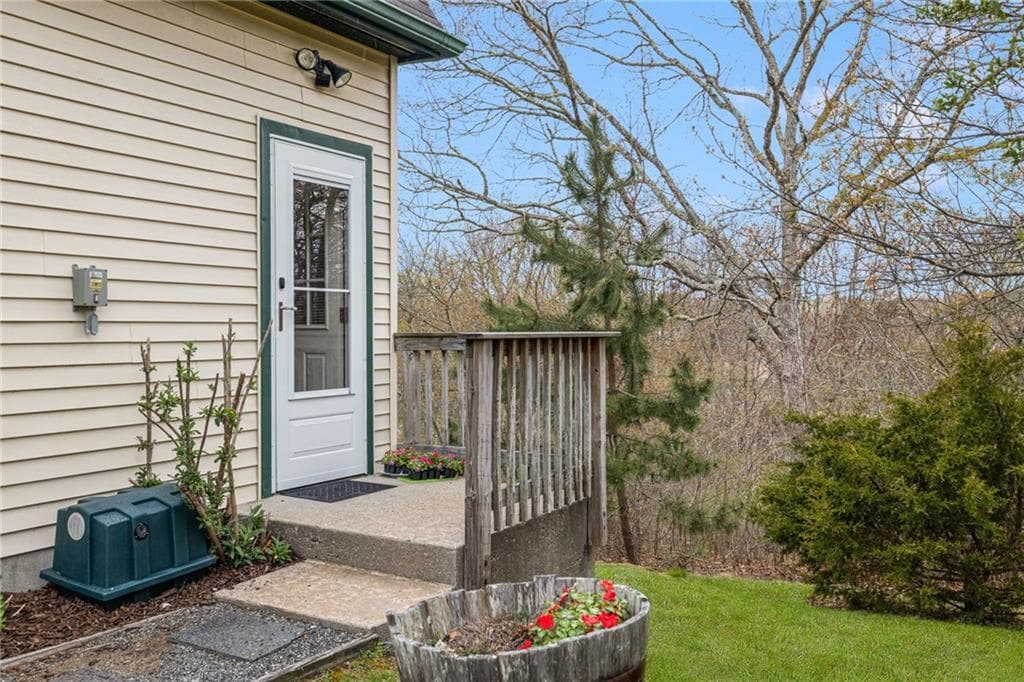 93 Old Succotash Road photo 25