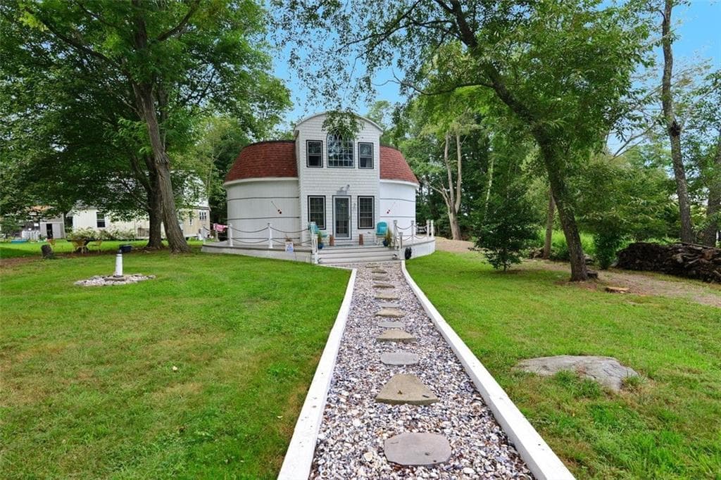 Single Family Residence at 0 Bayberry Road, Portsmouth, photo 2 of 50
