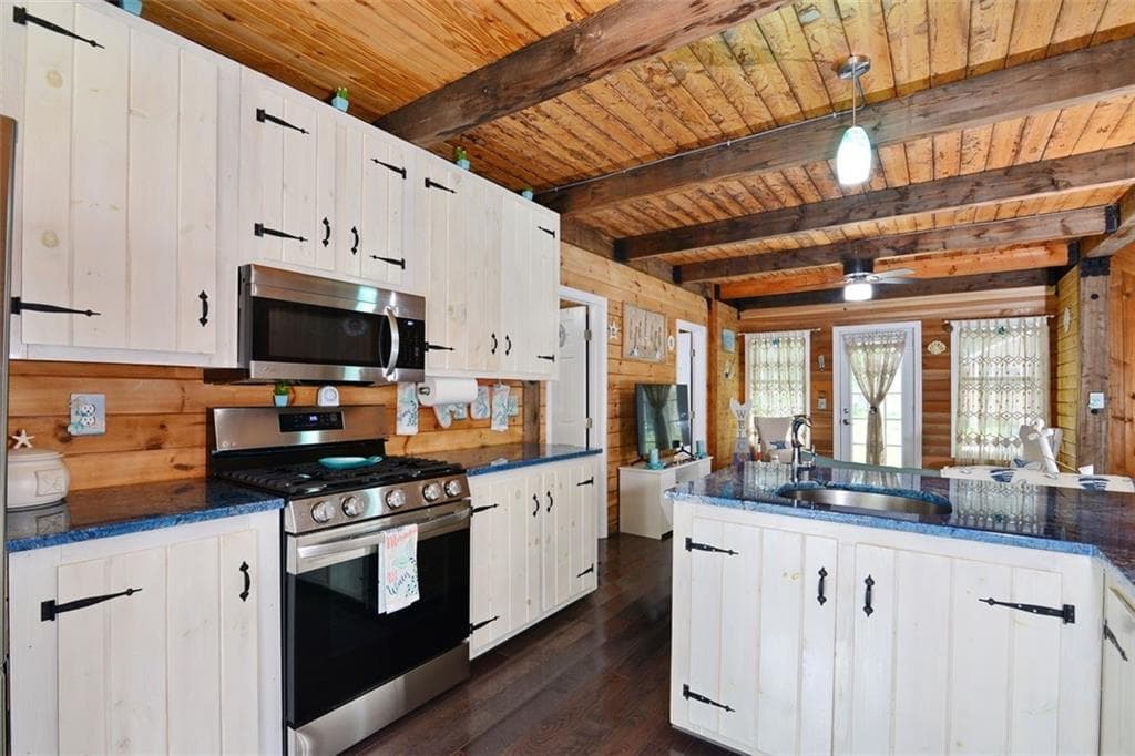 Single Family Residence at 0 Bayberry Road, Portsmouth, photo 26 of 50