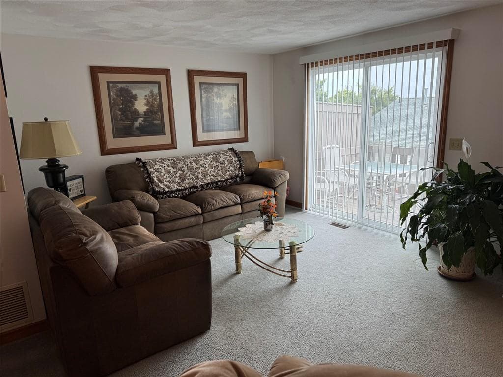 Townhouse,Condominium at 158 Scenery Lane, Johnston, photo 7 of 34